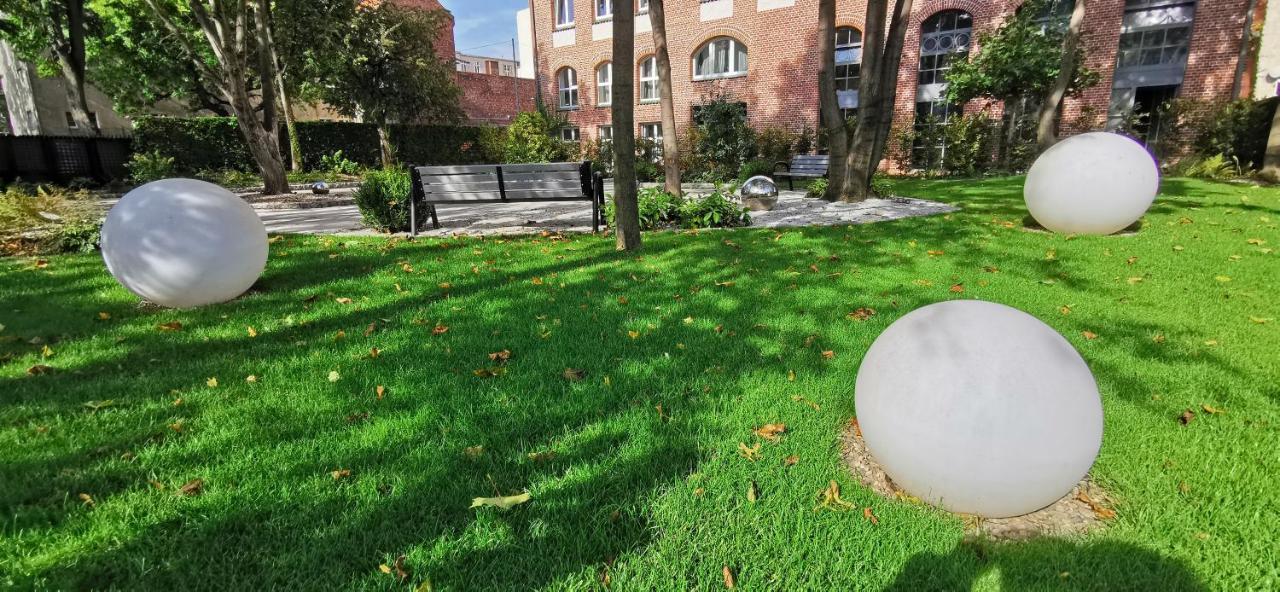 City Garden Apartment Вроцлав Екстериор снимка