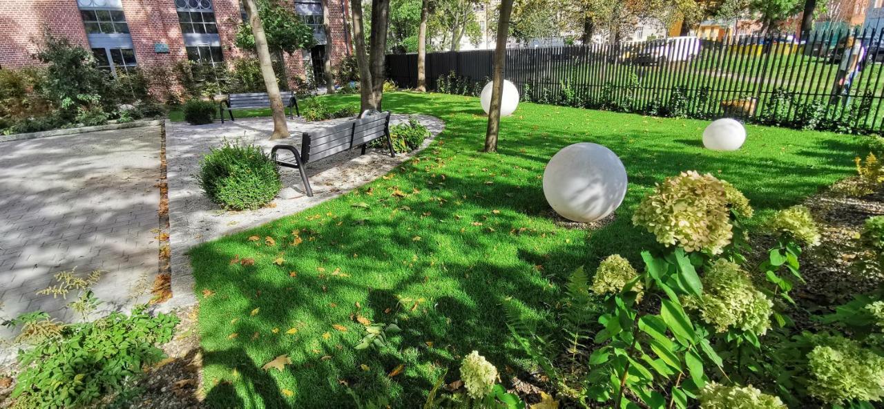 City Garden Apartment Вроцлав Екстериор снимка